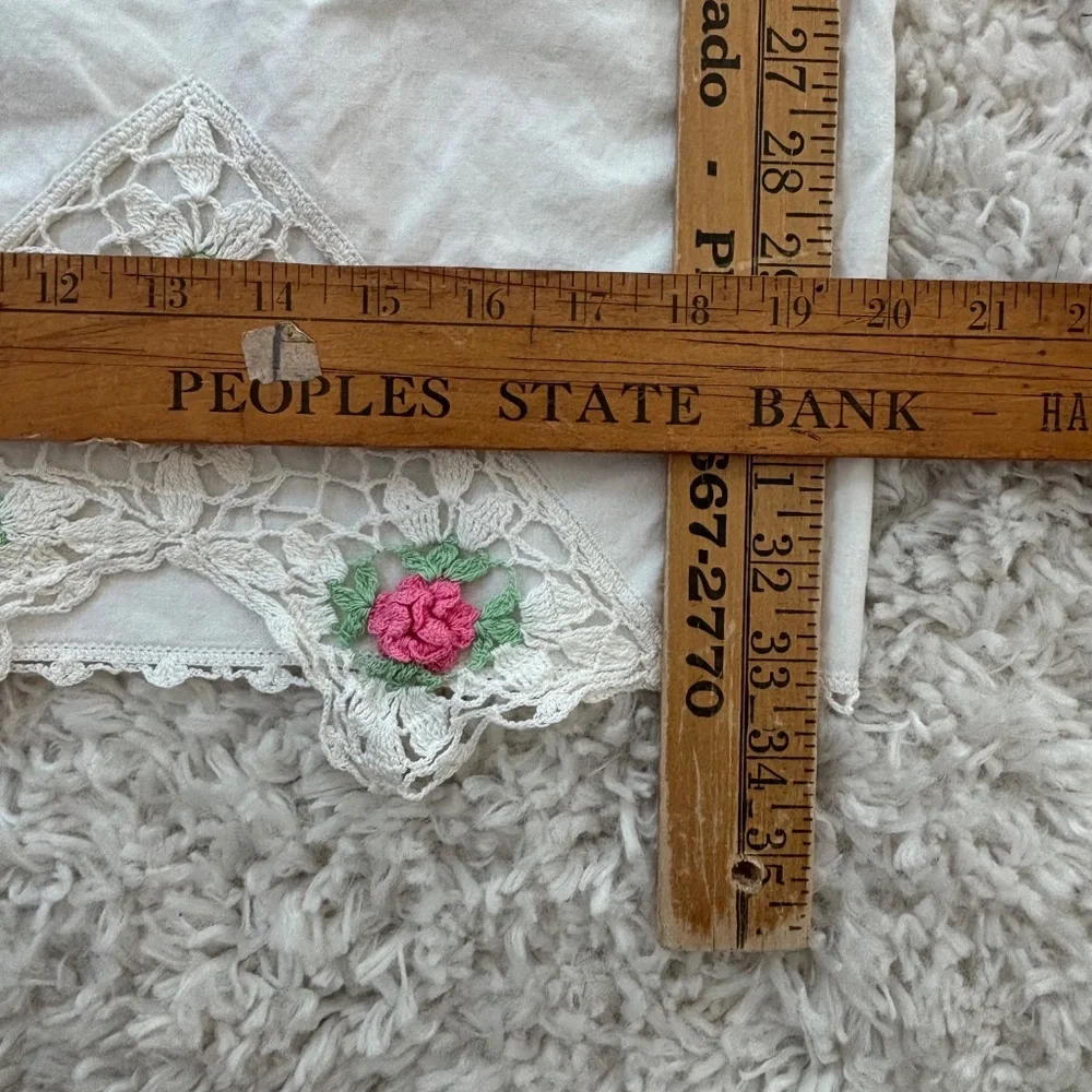 Vintage Floral Pillowcases/Sham Flowers Crochet Edge